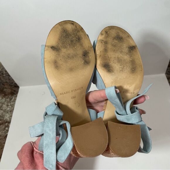 Marc Fisher Suede Blue Scalloped Bow Heels - Picture 5 of 7